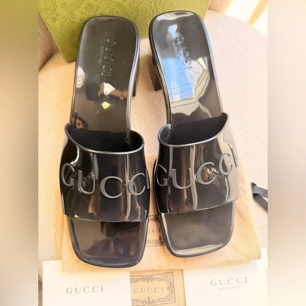 GUCCI Black Slip On Rubber Sandal Short Stack Heel EU 39